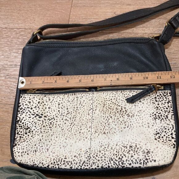 Fossil leather black and cow print Crossbody bag - Picture 2 of 9